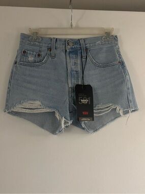 NWT Levi's High-Rise Jean Shorts